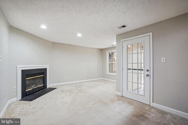 Building Photo - 14634 Battery Ridge Ln