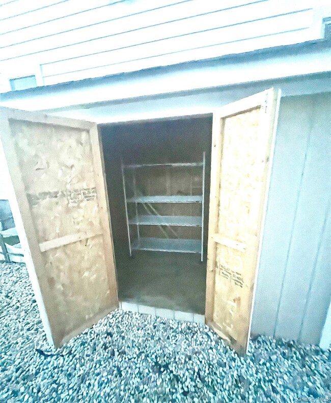 Building Photo - 69 S Bay Ave