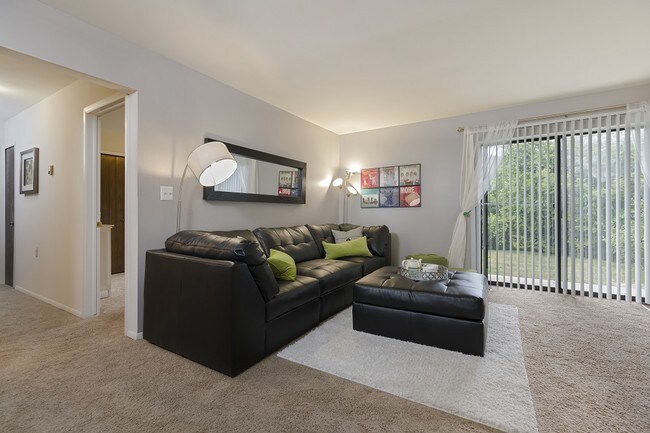 Building Photo - 24550 Sherwood Forest Dr