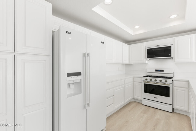 Building Photo - 4220 Lost Hills Rd