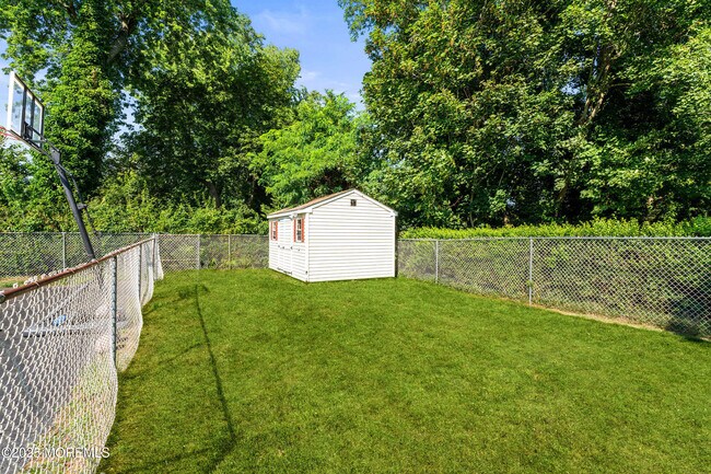 Building Photo - 523 Westwood Ave