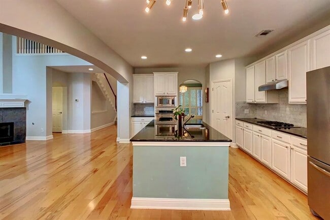 Building Photo - 15505 Prestancia Dr