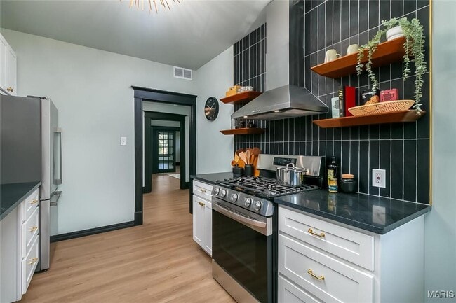 Building Photo - 4166 Russell Blvd