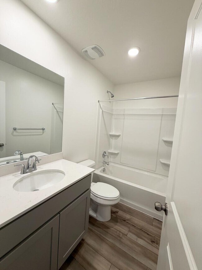Building Photo - 496 S 1140 W