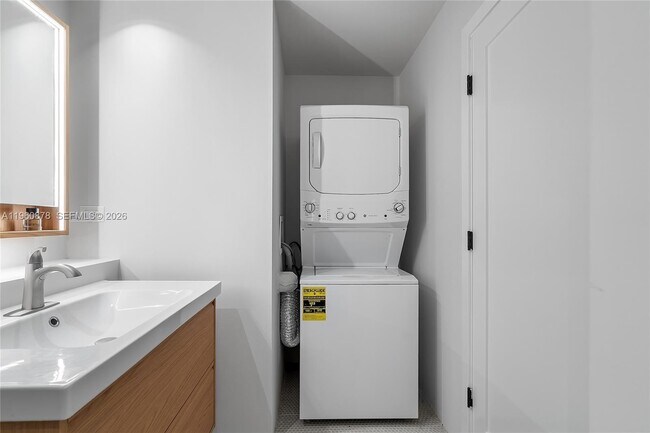 Building Photo - 1840 Jefferson Ave