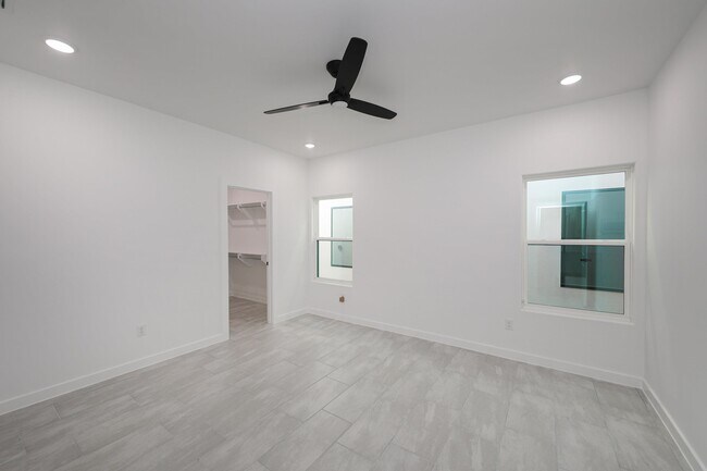 Building Photo - 8218 Casa Verde Rd