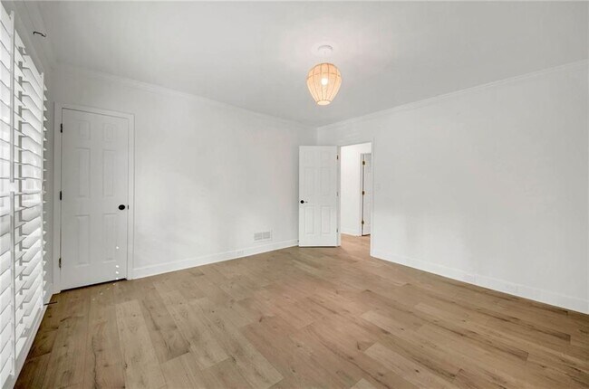 Building Photo - 1055 Downing Ct NE