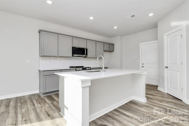 Building Photo - 529 Mountain Vw Dr