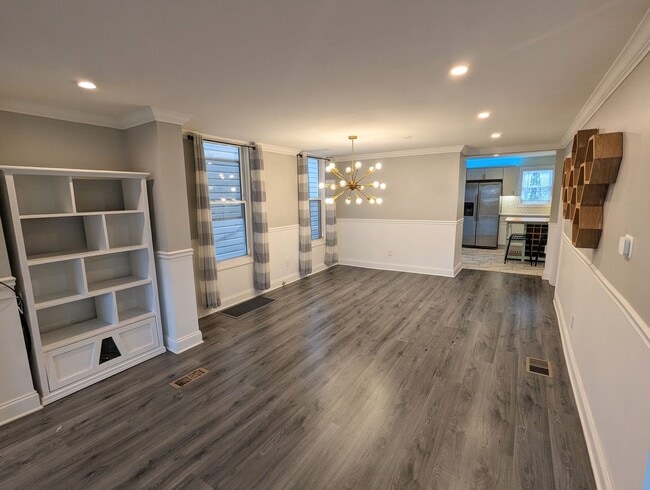 Building Photo - Spacious 3 bedroom 2.5 Bathroom Single Family Home (Mt Washington)