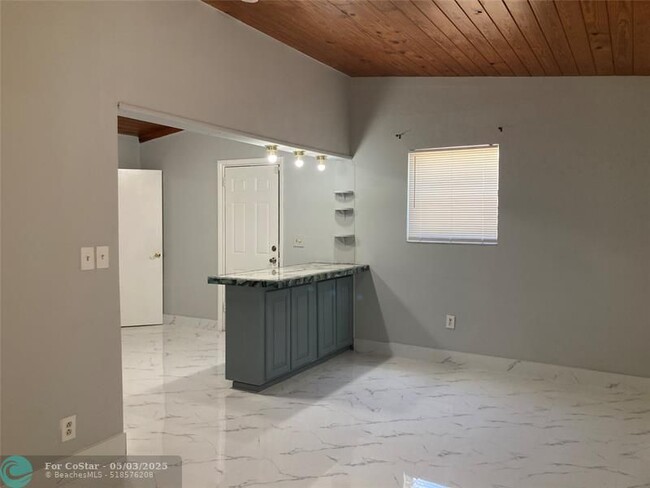 Building Photo - 3630 SW 46th Ave