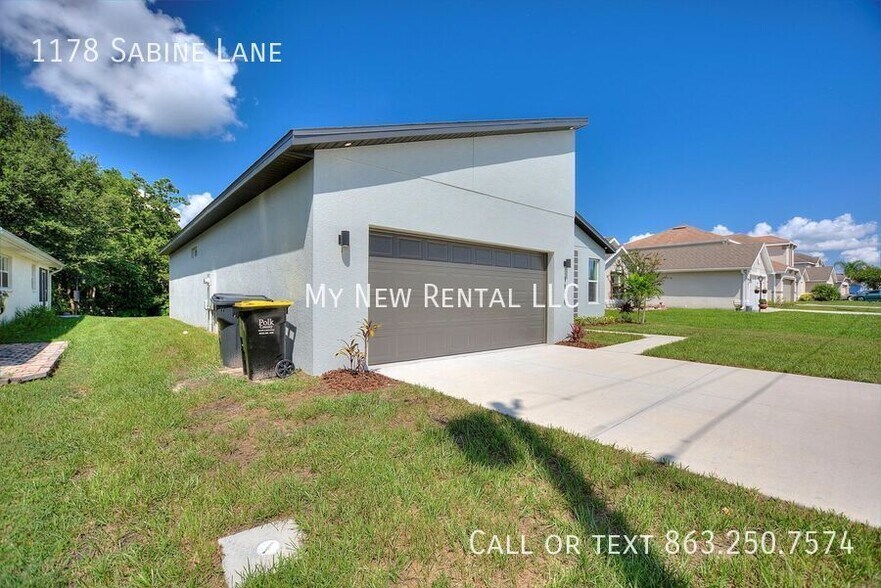 Building Photo - 1178 Sabine Ln