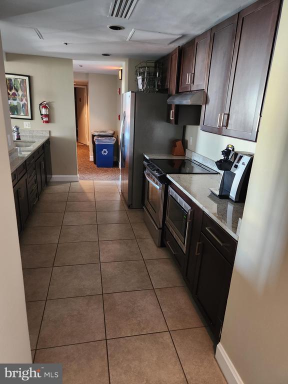 Building Photo - 900 N Stafford St