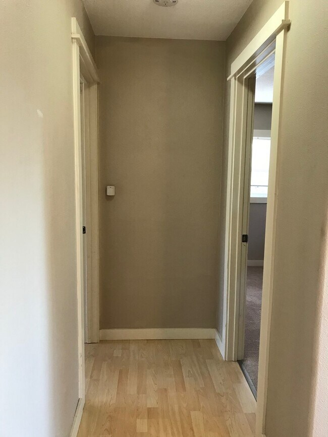 Building Photo - 2x2 with Loft! Walk to Harney Elementary! ...