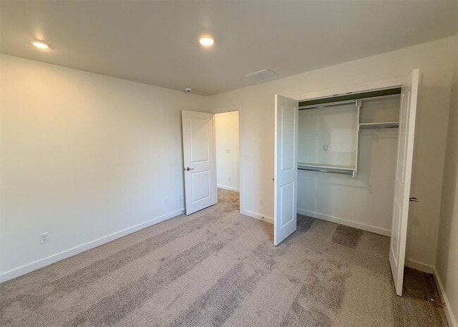 Building Photo - 13112 Maplewood Ave