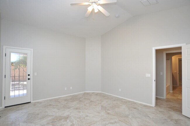 Building Photo - Move-In Ready Home in Dove Mountain