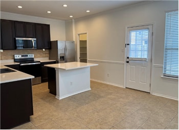 Building Photo - 812 Watson Way