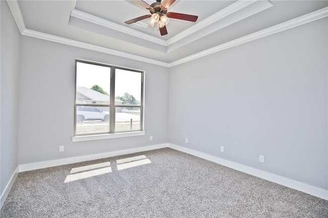 Building Photo - 302 Alder St