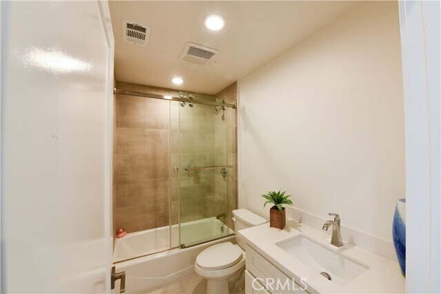 Building Photo - 15820 S Vermont Ave