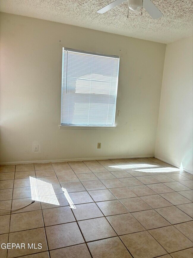 Building Photo - 10104 Alcan St