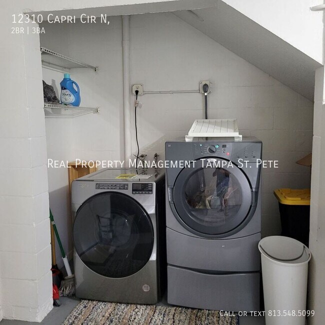 Building Photo - 12310 Capri Cir N