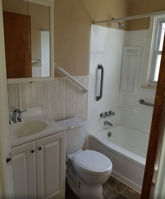 Building Photo - 14646 Trenton Rd