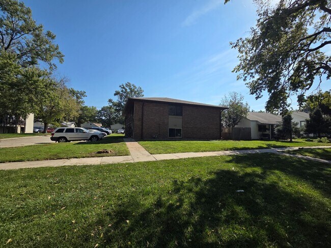 Building Photo - 2438 S 10th St