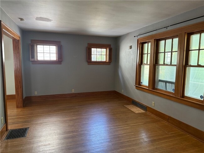 Building Photo - 23 Highland Ave