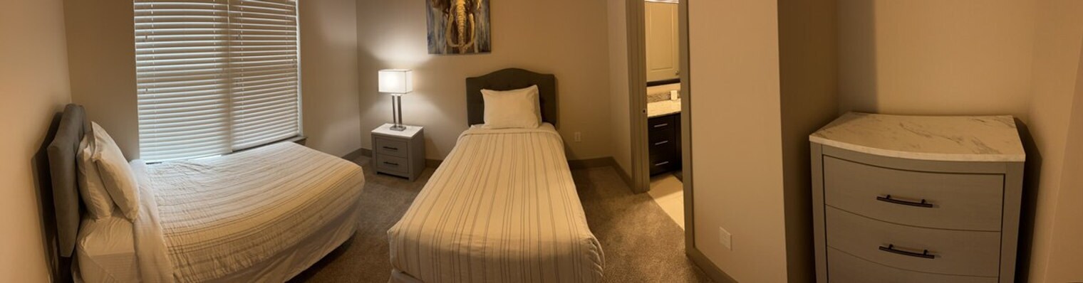 Building Photo - 5655 Carnegie Blvd