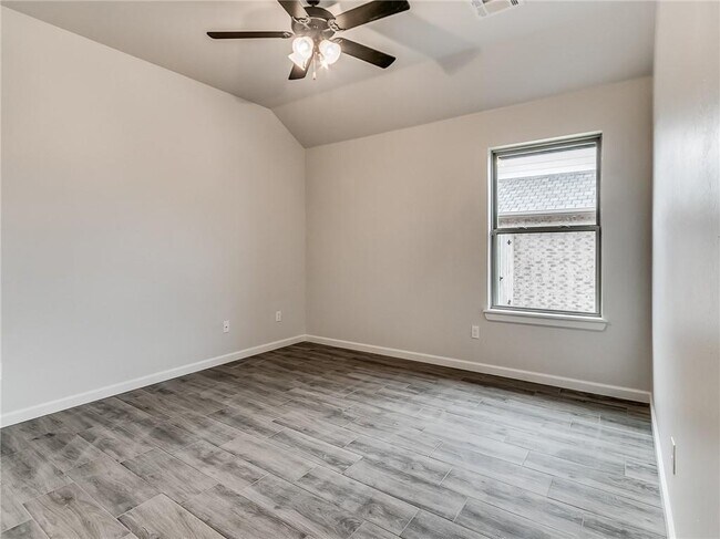Building Photo - 16705 Monroe Dr