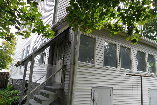 Entrance to Apartment - 210 N Geneva St