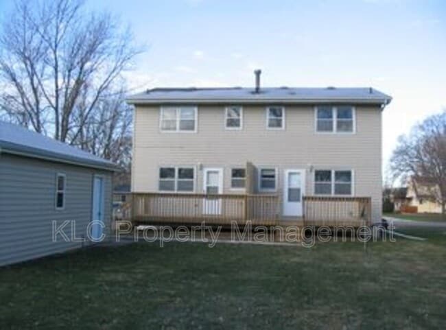 Building Photo - 627 3rd St