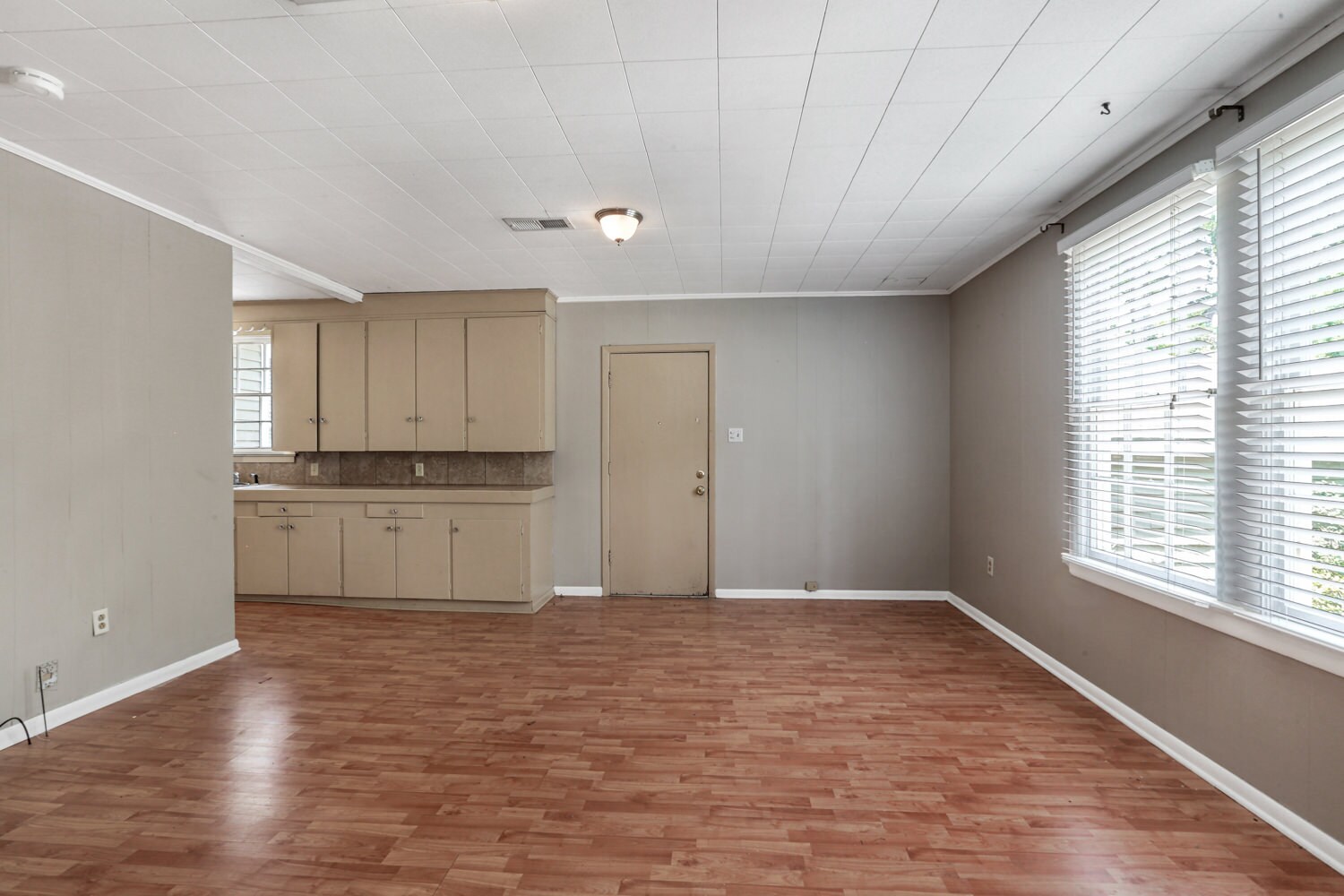 Building Photo - 1615 Marshall Dr