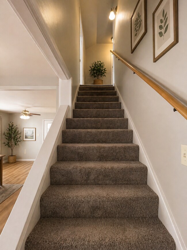 Building Photo - 1100 W Rex St