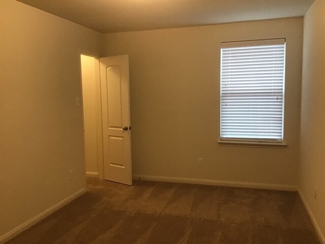 Building Photo - 9450 Plum Court