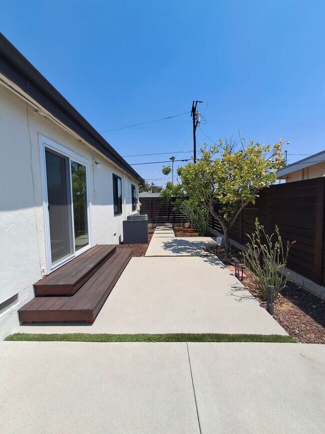 Building Photo - Beautifully Renovated Home with 2-Car Gara...