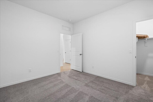 Building Photo - 4 Bedroom Home with Mountain Views Now Available!!!