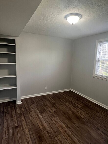 Building Photo - 8005 Casualwood Ct