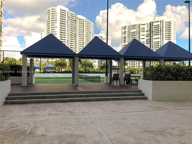 Building Photo - 3610 Yacht Club Dr
