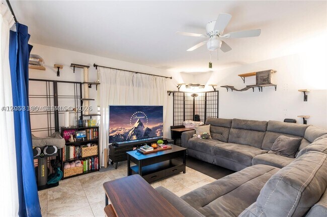 Building Photo - 9490 SW 77th Ave