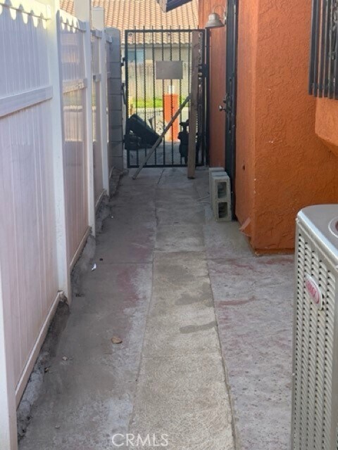 Building Photo - 13747 Vellanto Way