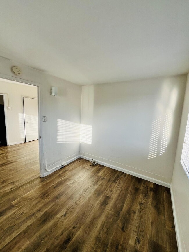Building Photo - $1,500 - 1 Bed / 1 Bath Apartment in San Diego