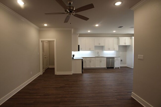 Building Photo - Luxury 3 Bedroom 2 Bath Townhomes in Bulla...