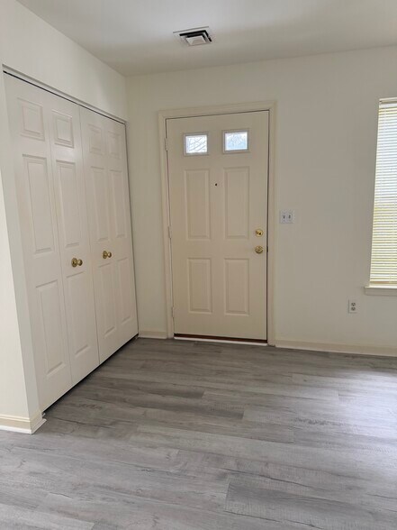 Building Photo - 2115 Wexford Rd