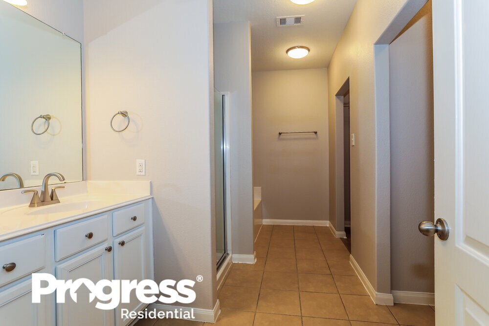 Building Photo - 12027 Fairquarter Ln