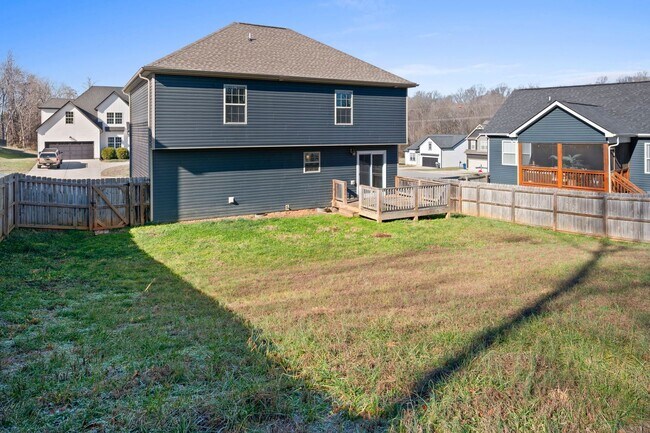 Building Photo - 1385 Sussex Dr