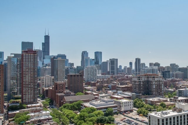 Building Photo - Highly Desirable Gold Coast 1b1b Apartment