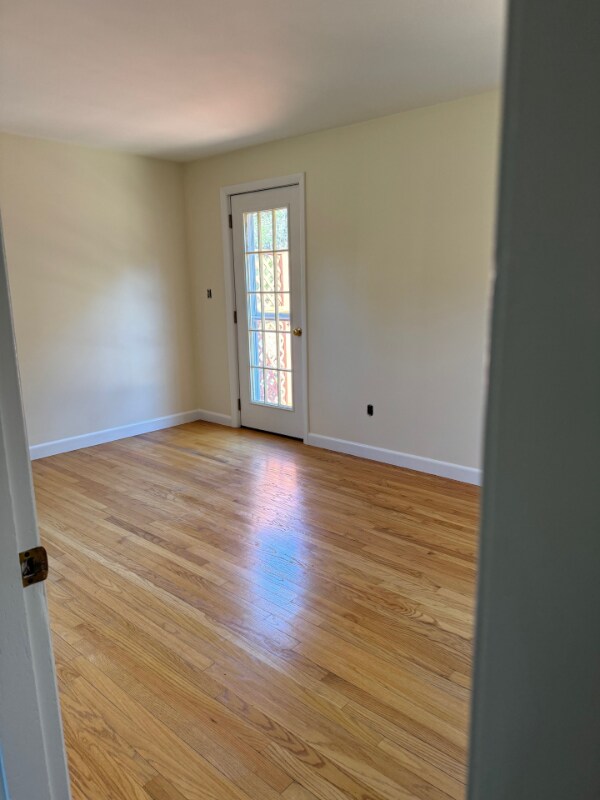 Building Photo - 520 Elm St