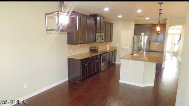 Building Photo - 83117 Purple Martin Dr