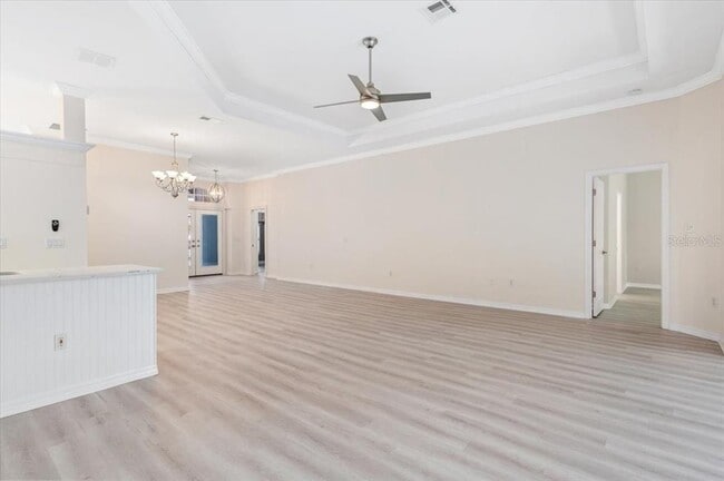 Building Photo - 700 Silk Oak Dr