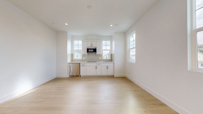 Building Photo - 2782 Sassy St